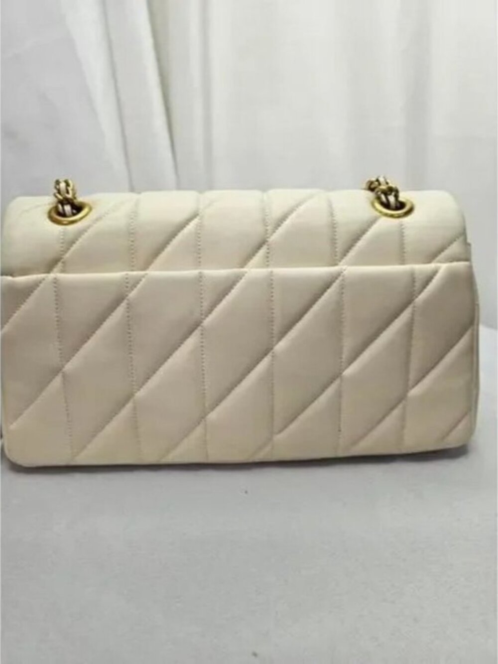 Coach Tabby Shoulder Bag 26 With Pillow Quilting Brass/Chaulk New with minor - Picture 5 of 8